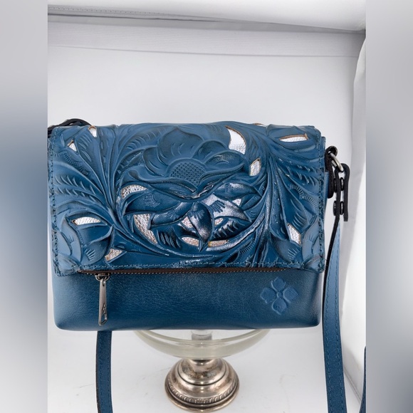 Patricia Nash Handbags - NWT Patricia Nash Vallata Mirage Blue Tooled Leather Crossbody Shoulder Bag​